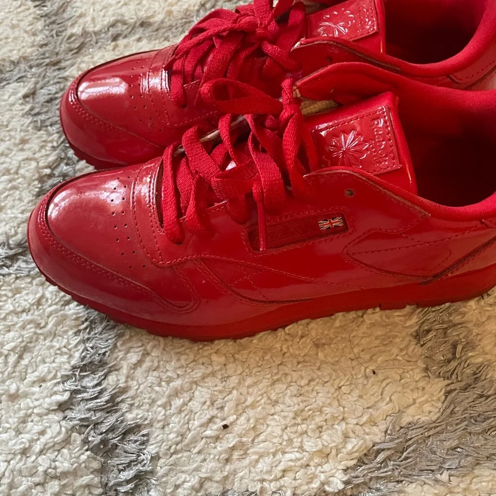 Reebox red pat and leather limited edition GS size 4 1/2 only wore once - Picture 2 of 4